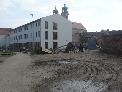 �gy (is) �p�lt az iskola